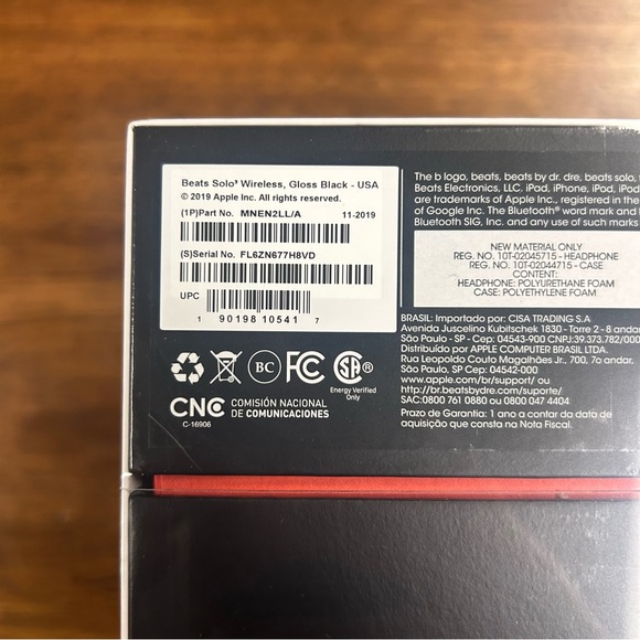 Beats Solo3 Wireless On-Ear Headphones in Gloss Black NEW IN BOX! - Picture 11 of 11